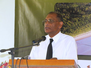 Minister of Agriculture Dr. Leslie Ramsammy underscores the importance of Guyana’s Shorezone Management at the opening of the three-day Mangrove Forum alt