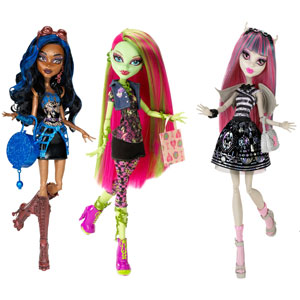 Barbie vs Monster High  Sysy In The City Blog Famille Toulouse