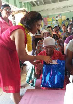 Helping put a smile on the lips of this 86-year-old Zeelugt resident 