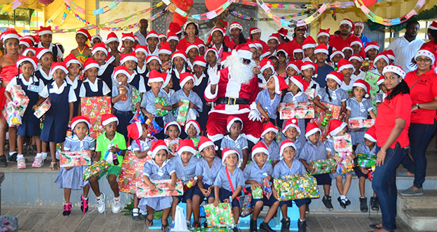 First Lady Foundation spreads Christmas cheer at Black Bush Polder