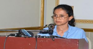 Deputy Executive Director, Caribbean Regional Fisheries Mechanism Secretariat, Dr. Susan Singh-Renton addressing participants at the stakeholder consultation