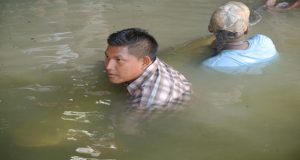 Members of the rescue team at work 