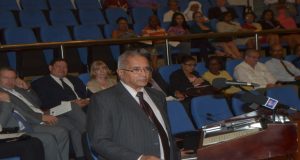 Lord Navnit Dholakia addressing the gathering yesterday (Cullen-Bess Nelson) 