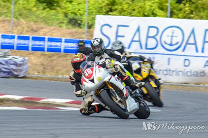 IN CONTROL! Matthew Vieira leads Kiel Abrams and Kevin Persaud during Round Two in Trinidad (A Mikey Spice Photo)