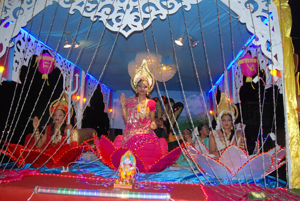 A kaleidoscope of colour and creativity exploded last night as the East Bank Demerara Praant celebrated their first Diwali Motorcade.