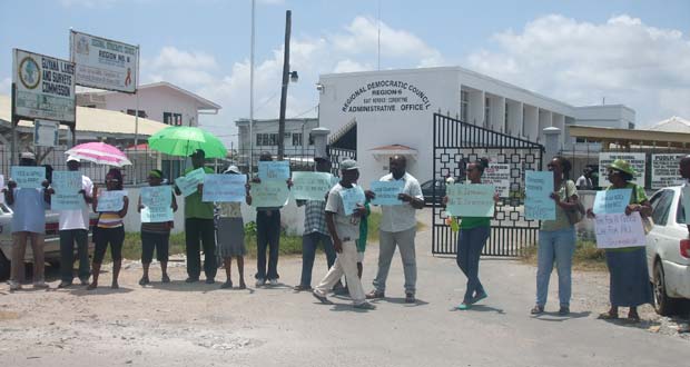 APNU protesters outside the RDC Office in Region 6