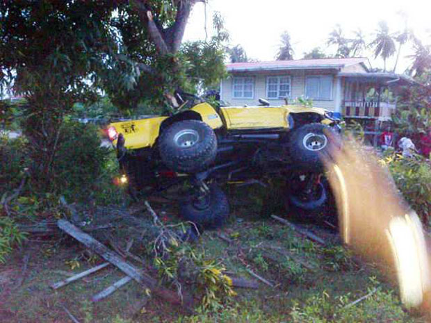 The 4x4 after splitting the mango tree.