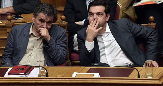 Prime Minister Alexis Tsipras (right) and his finance minister, Euclid Tsakalotos