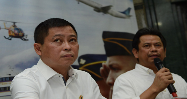Indonesia’s Transport Minister Ignasius Jonan, left, with the Director General for air transport Suprasetyo, during a press conference in Jakarta yesterday announcing the plane crash in Papua (Photo courtesy Romeo Gacad/AFP/Getty)