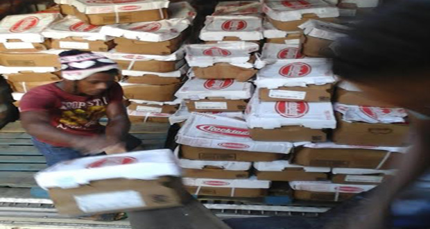The quantity of smuggled chicken being offloaded