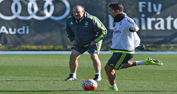 Real Madrid coach Rafa Benitez and Cristiano Ronaldo during training