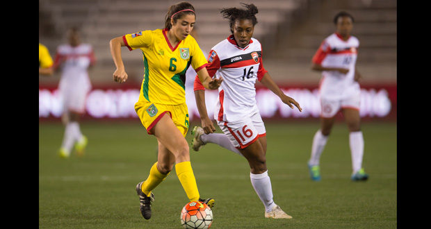 Leah Ramalho being chased by Trinidad’s Jo Marie Lewis.