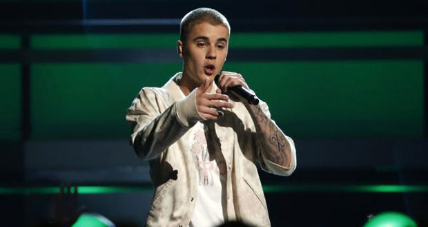 Justin Bieber performs a medley of songs at the 2016 Billboard Awards in Las Vegas, Nevada, U.S., May 22, 2016. (REUTERS/MARIO ANZUONI/FILES)