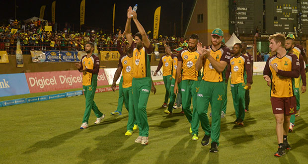 Victory lap! The Guyana Amazon Warriors after their final home game. (Adrian Narine photos)