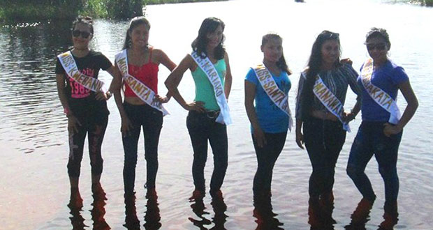Delegates who competed in the Miss Moruca 2016 pageant. Eventual winner Miss Santa Cruz Rose Brescino is third from right