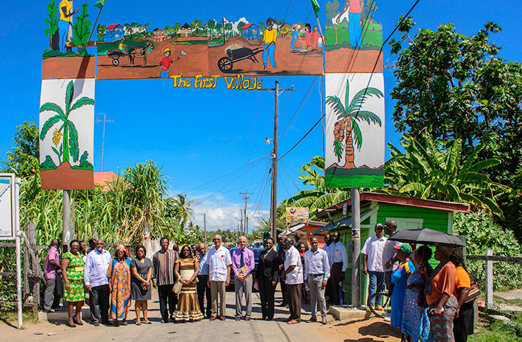 President David Granger is joined by some members of his Cabinet, Guyana Post Office Chairman Reverend Raphael Massiah, Bartica’s Mayor Gifford Marshall and Victorians at the entrance to the Lady Sendall Park, Victoria on Monday morning