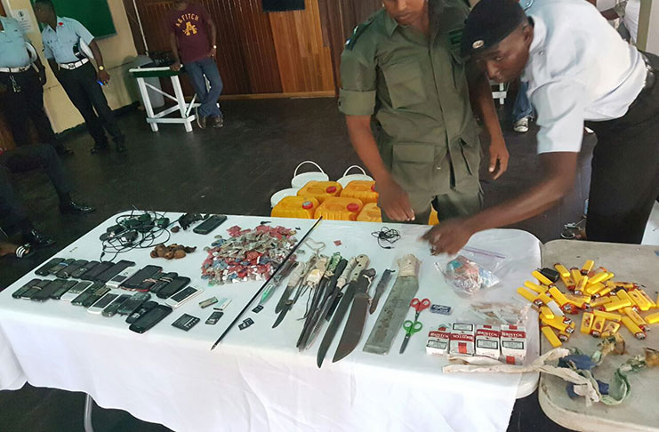 Some of the weapons and others which were seized on Saturday. (Ministry of the Presidency  photo)