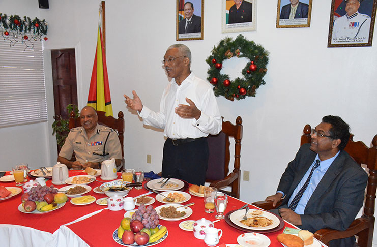 President David Granger addresses senior officers of the Guyana Police Force. He is flanked by Minister of Public Security, Mr. Khemraj Ramjattan and Commissioner of Police, Mr. Seelall Persaud, at the force's Headquarters, Eve Leary.