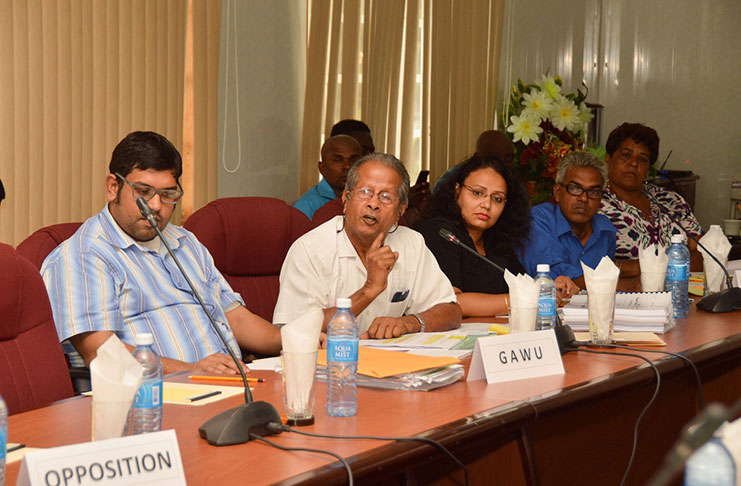 Head of the Guyana Agricultural and General Workers' Union (GAWU), Mr. Komal Chand making a point to the Government team during the meeting