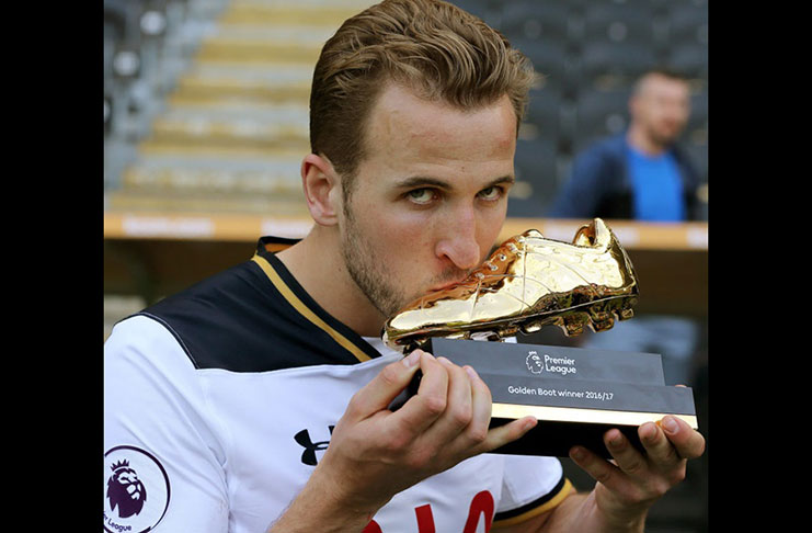 Harry Kane of Tottenham Hotspur with his Golden Boot award. Photograph: Nigel Roddis/Getty Images