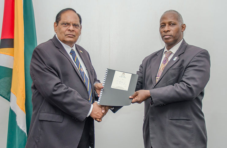 Chairman of the Guyana National Broadcasting Authority (GNBA) Leslie Sobers recently handed over to Prime Minister Moses Nagamootoo the advice for the new regulations to better enforce provisions of the broadcasting authority.