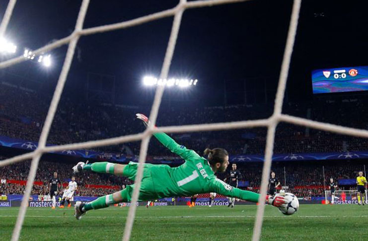 Manchester United's David de Gea makes a save. (REUTERS/Juan Medina)