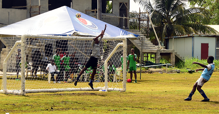 Last Weekend featured a tense round of 16 action in the ExxonMobil U14 football tournament.