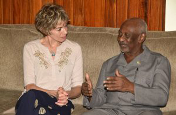 Flashback: In dialogue – Minister Keith Scott and ILO Director Claudia Coenjaerts