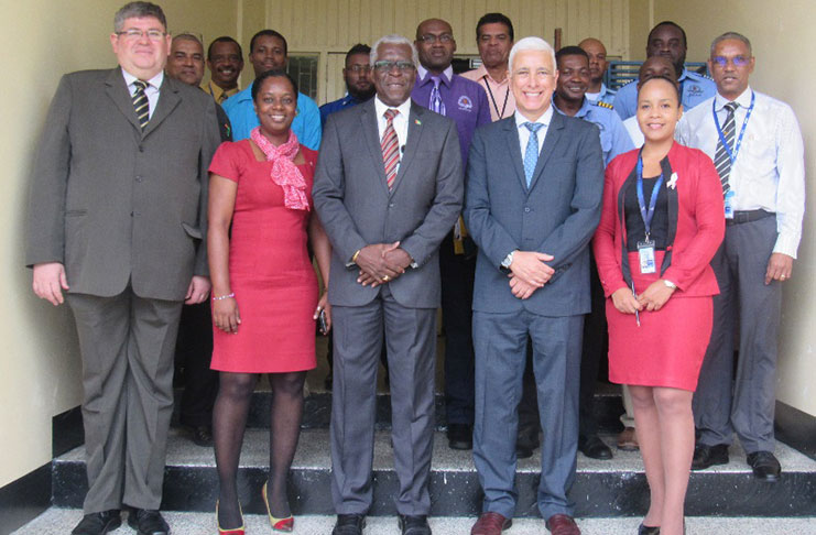 GCAA’s Director General flanked by ICAO representatives and participants of the National Air Navigation Plan workshop