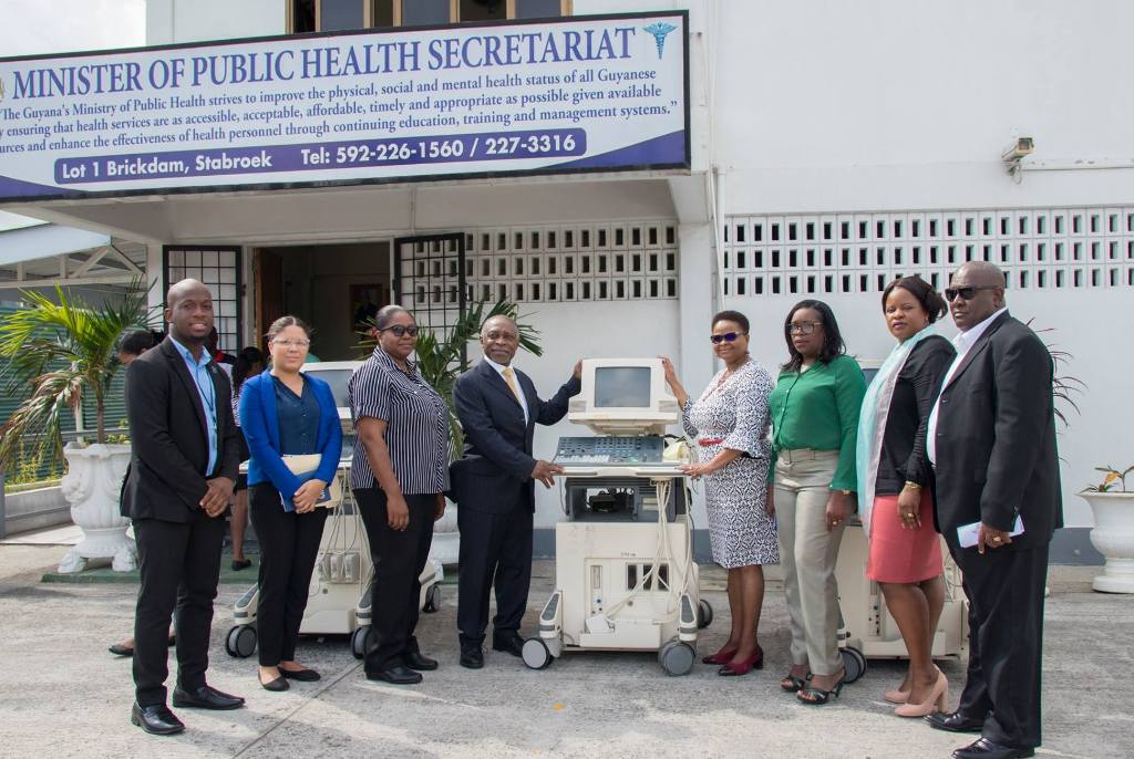 Minister of Public Health, Volda Lawrence (fourth from left) and Minister of Foreign Affairs Carl Greenidge (fourth from right) at the official handing over ceremony of the machines. (MOPH photo)