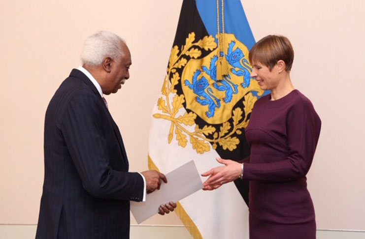 High Commissioner Hamley Case hands over his Letters of Credence to Estonia President Kersti Kaljulaid