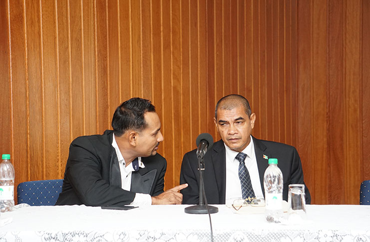 THAG president Mitra  Ramkumar and Minister of Business, Hemraj Rmakumar.
