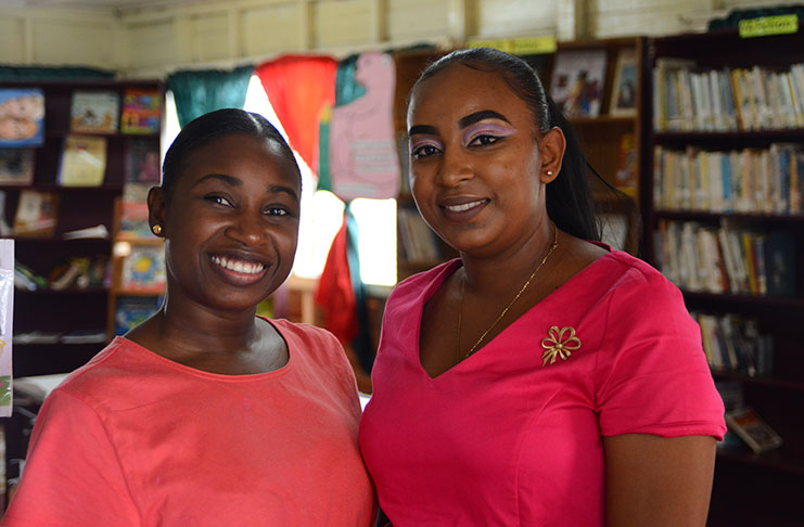 Two winsome staffers of the Kuru Kururu Reading and Research Centre  (Samuel Maughn photos)