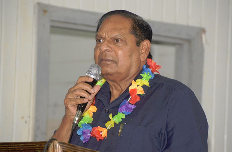 Prime Minister, Moses Nagamootoo, speaking on the land-related concerns raised by residents (Adrian Narine photo)