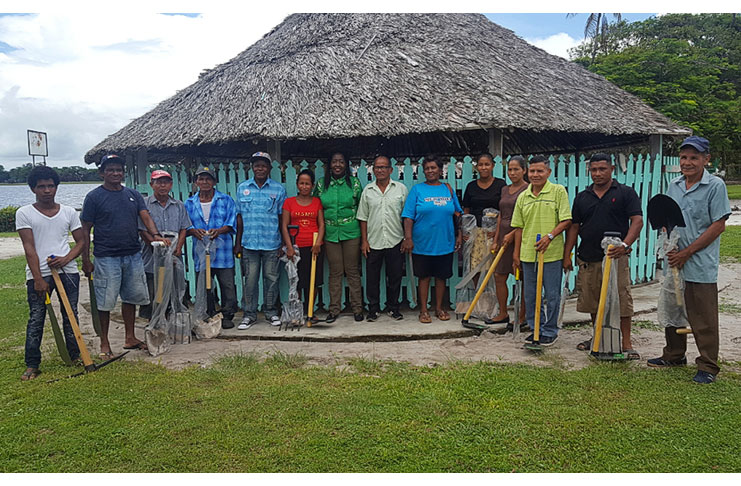 Farmers in Capoey with Minister within the Ministry of Agriculture, Valarie Yearwood