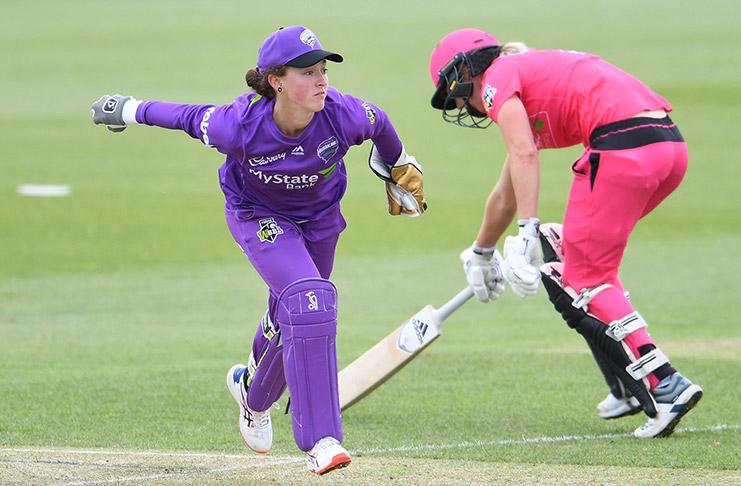 Wicketkeeper Emily Smith in action (Getty Images)