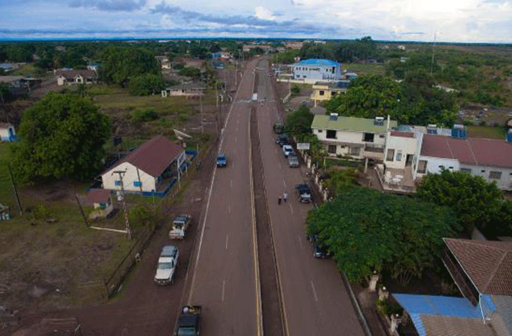 An aerial view of the newly commissioned Barrack Retreat
Corridor road network in Lethem. It is valued at $473M, and
according to residents, will make commuting in the town
significantly safer and easier (DPI photo)