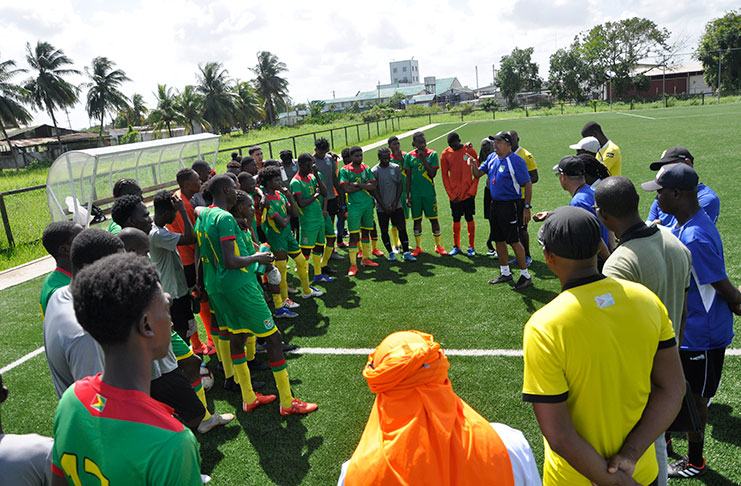 Unity is strength! Senior and Under-20 Golden Jaguars and technical teams listen to head coach Marcio Maximo and Wayne Dover following yesterday’s session.
