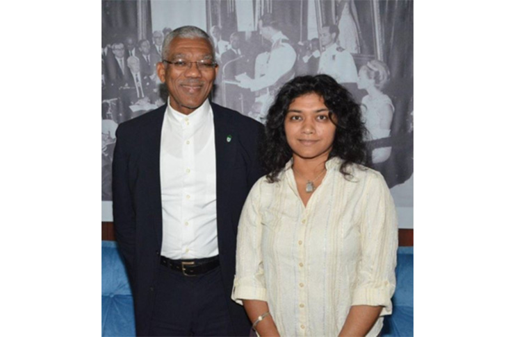 President David Granger stands alongside Former First Lady Varshnie Singh during a visit by the latter to the Ministry of the Presidency in 2016.