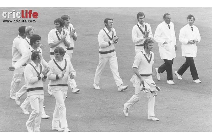 Bob Massie is clapped off at Lord's by his team-mates after his extraordinary debut at Lord’s ground in the Ashes © Getty Images