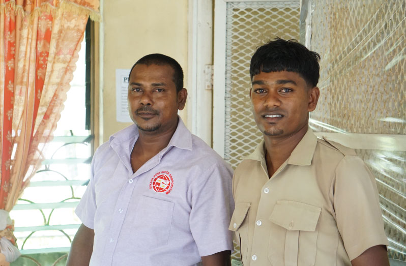 Postmaster Naresh Samaroo and postman Munishwar Sancharra (Carl Croker photos)