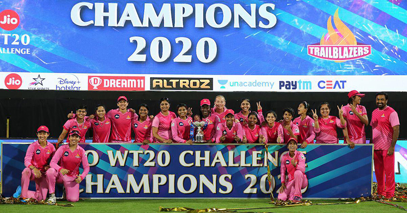 Deandra Dottin at (centre)  celebrates  the    Women’s  T20  Challenge trophy with other team members. (Deepak Malik / Sportzpics for BCCI).