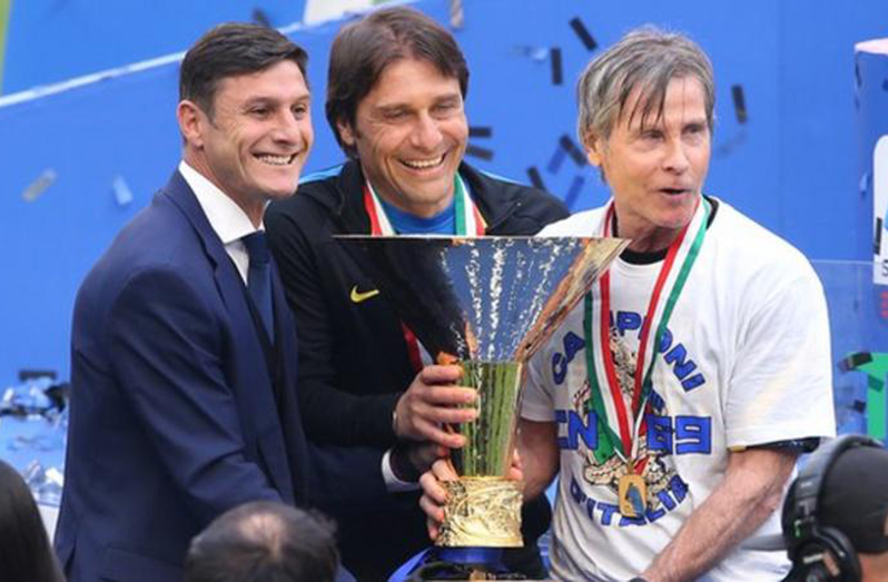 Antonio Conte (centre) has won domestic league titles with Juventus, Chelsea and Inter Milan