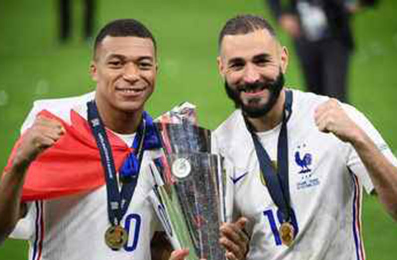 Kylian Mbappe (left) and Karim Benzema (AFP Photo)