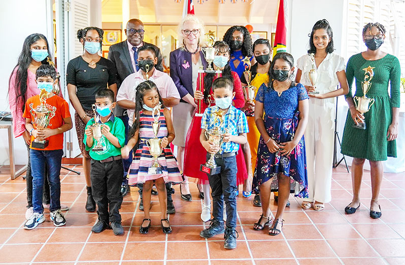 The art competition winners with UK High
Commissioner Jane Miller and Chief Education Officer
Dr. Marcel Hutson (Ministry of Education photo)