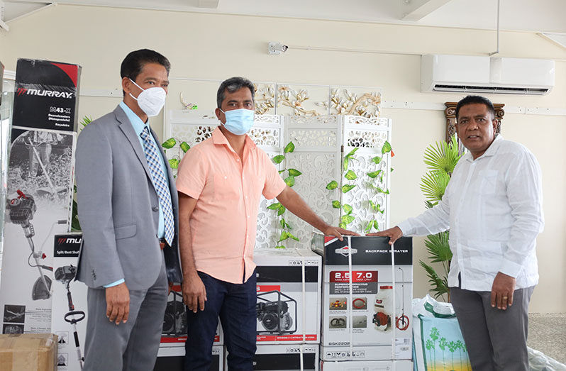 From right: Agriculture Minister, Zulfikar Mustapha; Countryside Agri CEO, Lalta Digamber and PSC Chairman, Paul Cheung, with some of the items donated (Ministry of Agriculture photo)