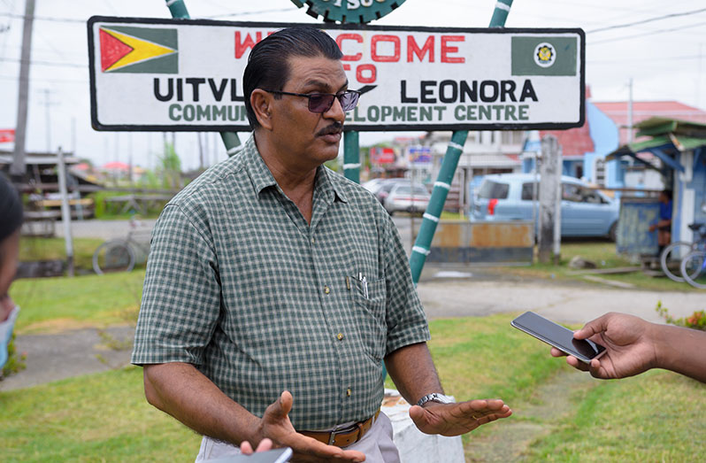 Uitvlugt Estate Manager, Yudhisthira
Mana speaks to media on Saturday
(Delano Williams photo)