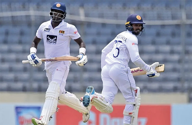 Angelo Mathews and Dhananjaya de Silva steadied Sri Lanka after two quick wickets  (AFP/Getty Images)