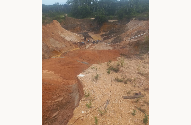 The mining pit in Kumung Kumung Backdam