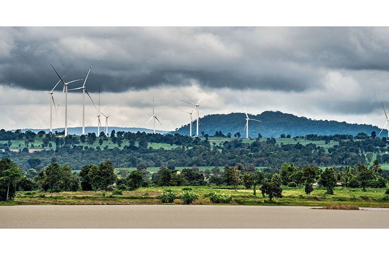 Using sustainable and clean energy sources, like this wind farm in Thailand, reduces air pollution (ADB/Zen Nuntawinyu)